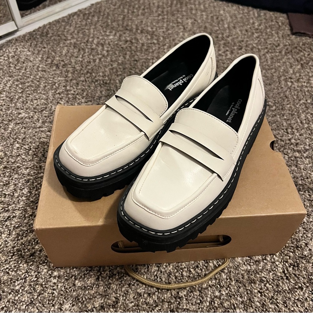 Steve Madden White and Black Loafers with Chunky Sole